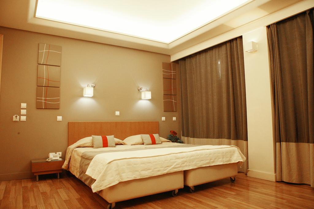 Ariston 3*