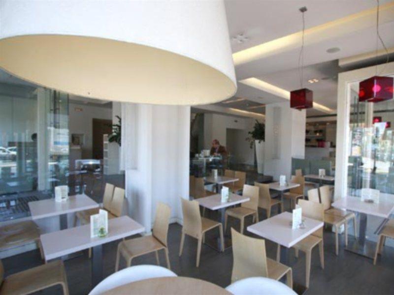 Ariston 3*