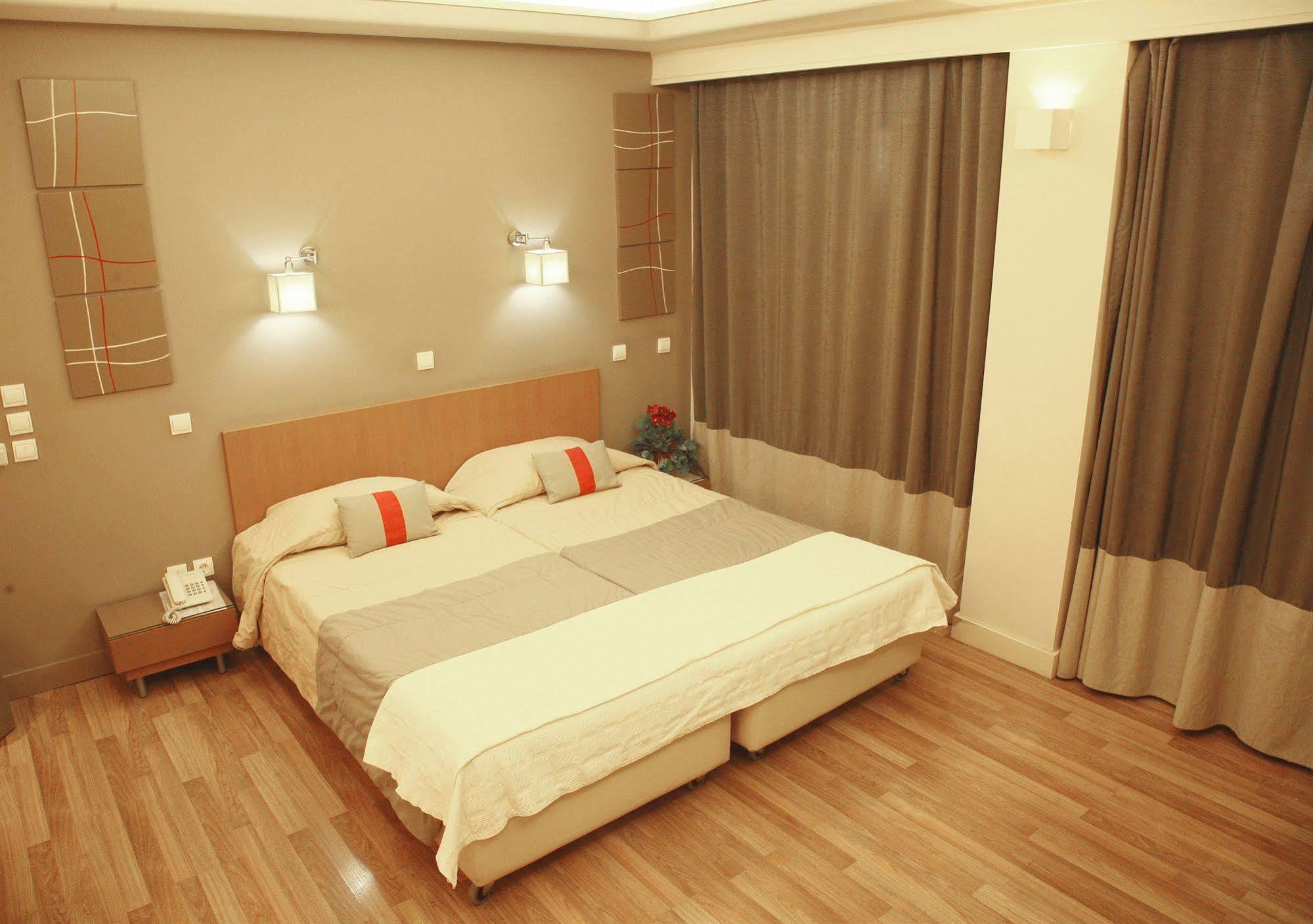 Ariston Hotel 3*